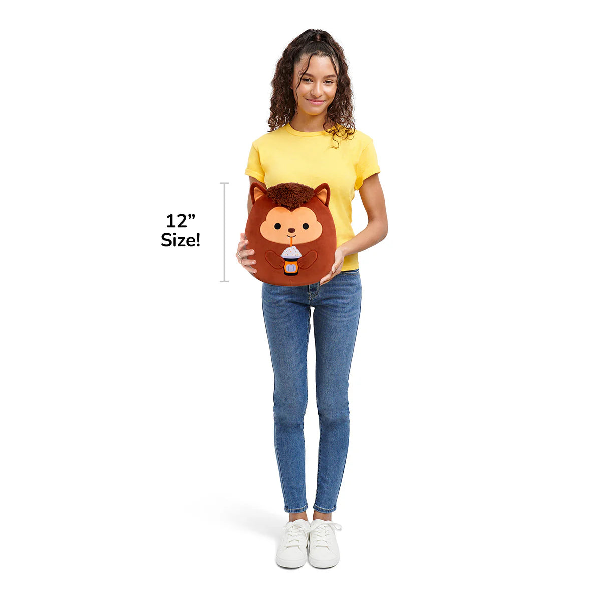 Squishmallows - Wade le loup-garou brun tenant une frappe violette